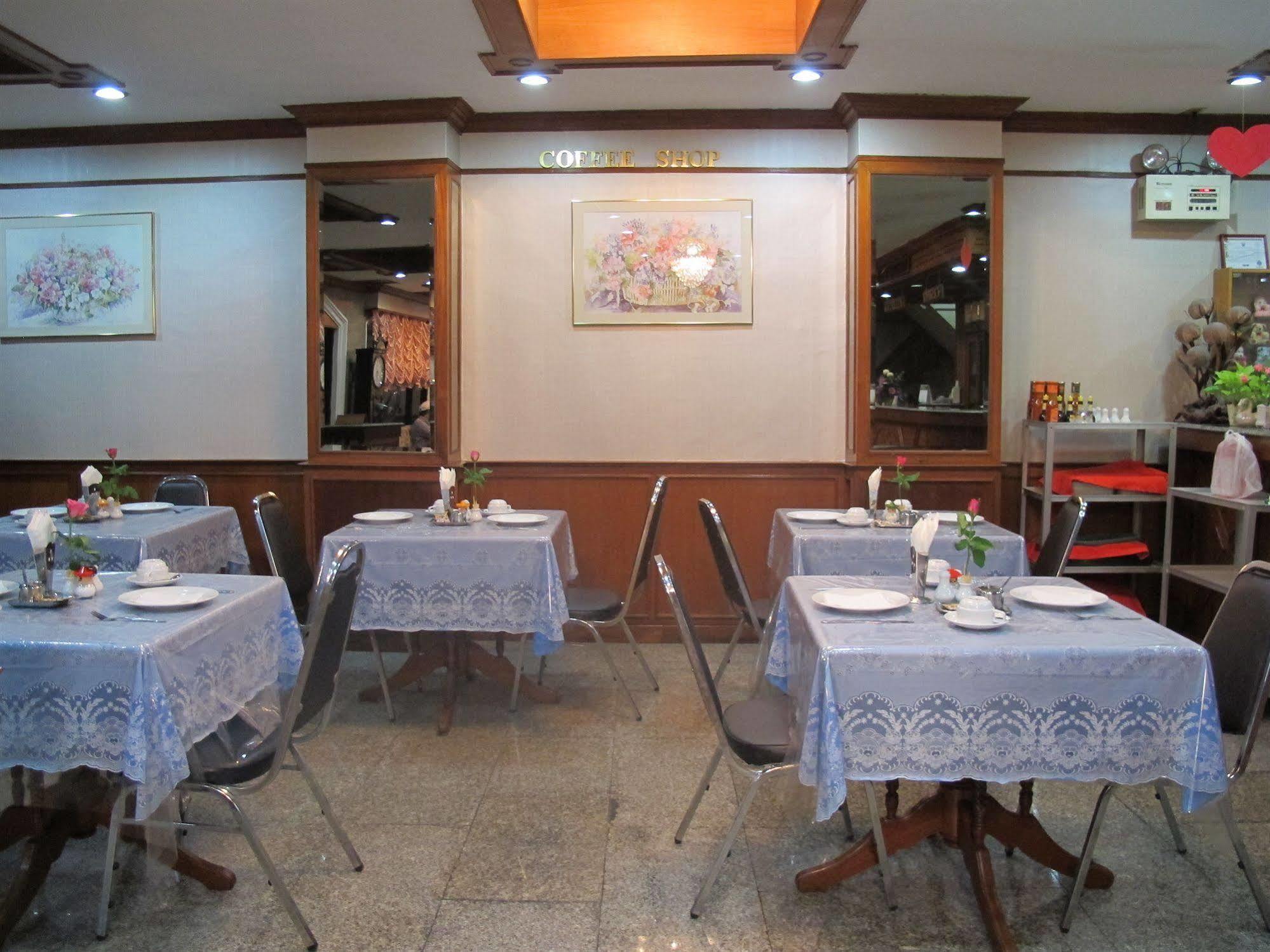 The Promenade Bangkok Hotel Exterior photo